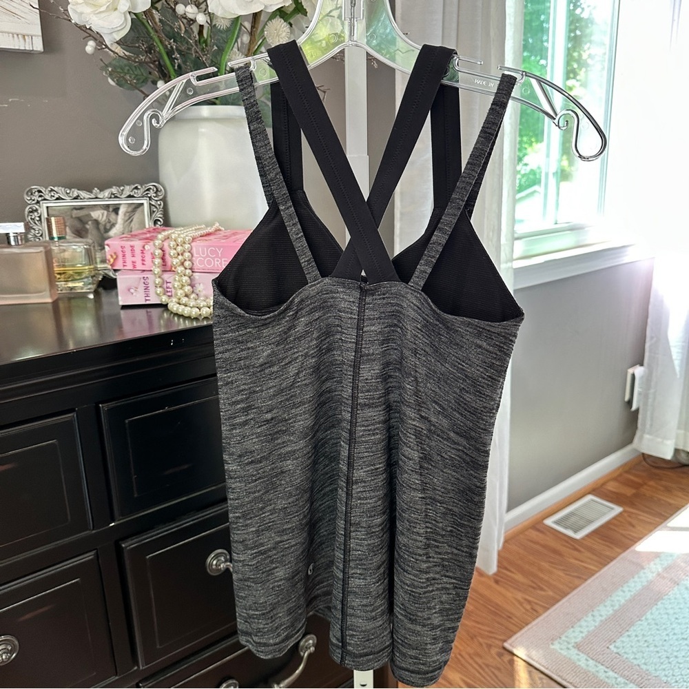 Lululemon Run For Gold Black Tank Built-In Bra with removable pads Size 4 - Picture 10 of 16